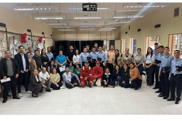 Villa Hayes impulsa red juvenil por el clima con más de 40 organizaciones en el encuentro “Juventudes en Movimiento”