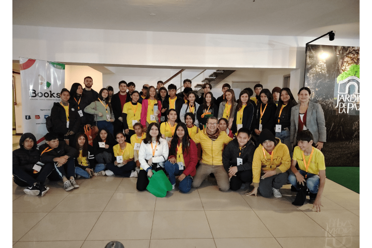 El Centro Cultural Melodía llevó el Taller de Robótica a la Feria Internacional del Libro Asunción 2025