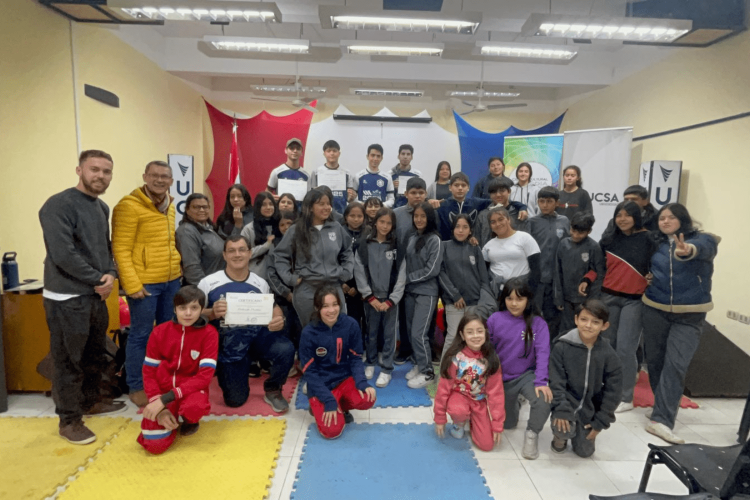 Encuentro de Inspiración y Tecnología: Jóvenes que transforman con robótica